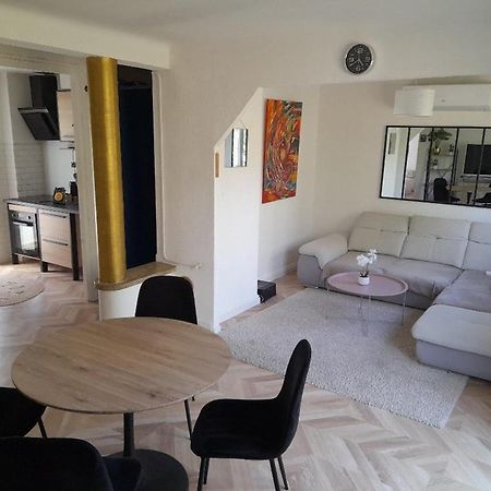 ארל Appartement Aux Alyscamps 2, Climatisation, Wifi, Parking מראה חיצוני תמונה