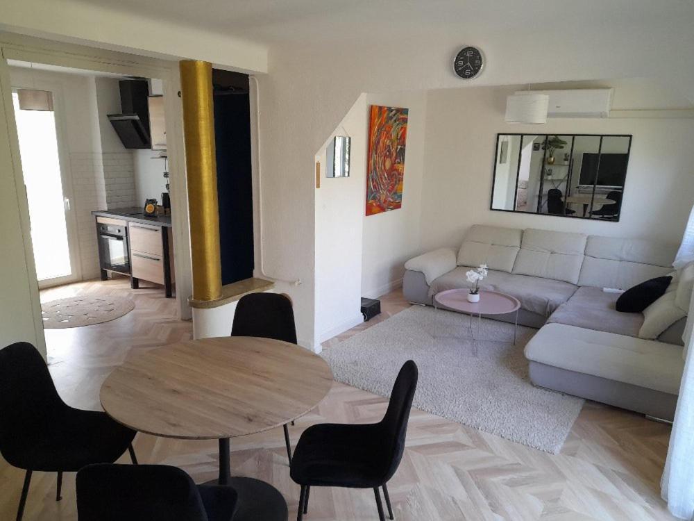 ארל Appartement Aux Alyscamps 2, Climatisation, Wifi, Parking מראה חיצוני תמונה